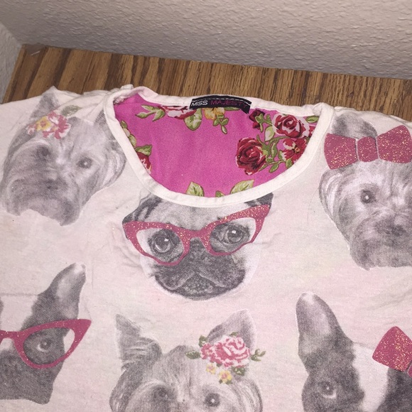 Cute white blouse with little dogs and flowers - Picture 3 of 7